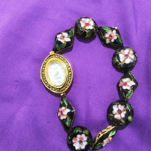 Watch - Picture 3 of 3